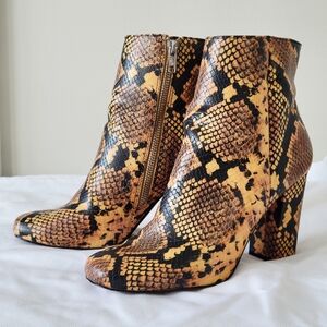 Steve Madden Snake Print Ankle Boots Gold 7.5
